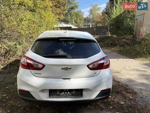 Белый Шевроле Круз, объемом двигателя 1.4 л и пробегом 157 тыс. км за 5000 $, фото 4 на Automoto.ua