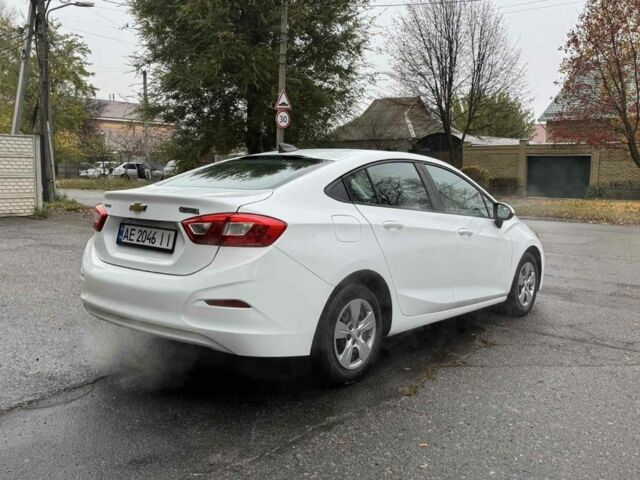 Белый Шевроле Круз, объемом двигателя 1.4 л и пробегом 145 тыс. км за 8900 $, фото 2 на Automoto.ua