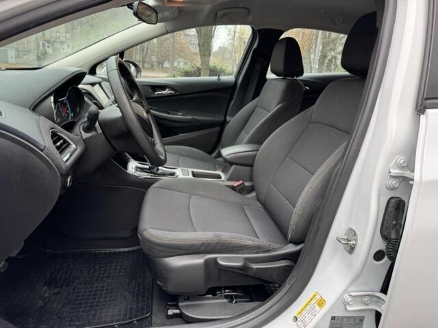 Белый Шевроле Круз, объемом двигателя 1.4 л и пробегом 145 тыс. км за 8900 $, фото 11 на Automoto.ua