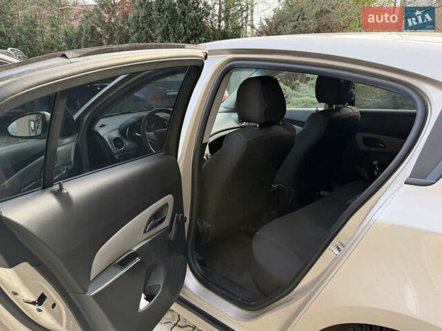 Бежевый Шевроле Круз, объемом двигателя 1.6 л и пробегом 98 тыс. км за 7700 $, фото 8 на Automoto.ua