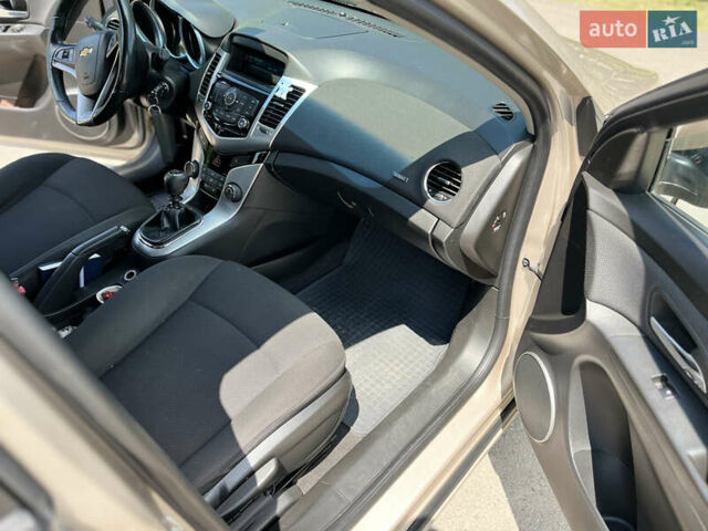 Бежевый Шевроле Круз, объемом двигателя 1.6 л и пробегом 167 тыс. км за 7000 $, фото 9 на Automoto.ua