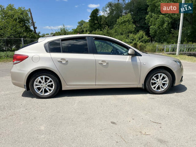 Бежевый Шевроле Круз, объемом двигателя 1.6 л и пробегом 167 тыс. км за 7000 $, фото 3 на Automoto.ua