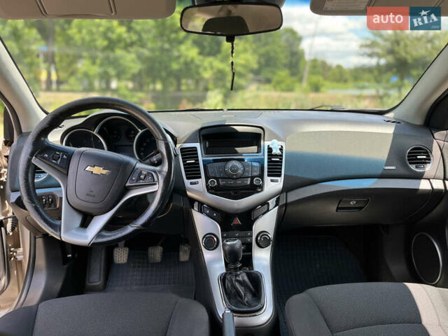 Бежевый Шевроле Круз, объемом двигателя 1.6 л и пробегом 167 тыс. км за 7000 $, фото 10 на Automoto.ua