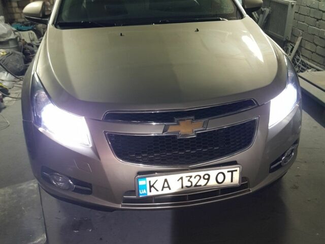 Бежевый Шевроле Круз, объемом двигателя 1.8 л и пробегом 420 тыс. км за 5550 $, фото 8 на Automoto.ua