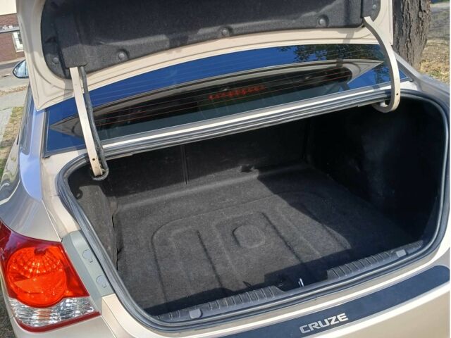 Бежевый Шевроле Круз, объемом двигателя 1.8 л и пробегом 176 тыс. км за 6700 $, фото 5 на Automoto.ua