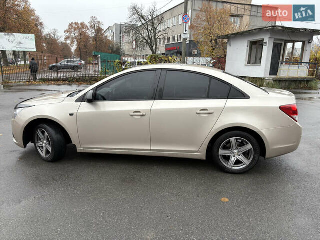 Бежевый Шевроле Круз, объемом двигателя 1.8 л и пробегом 213 тыс. км за 6499 $, фото 3 на Automoto.ua