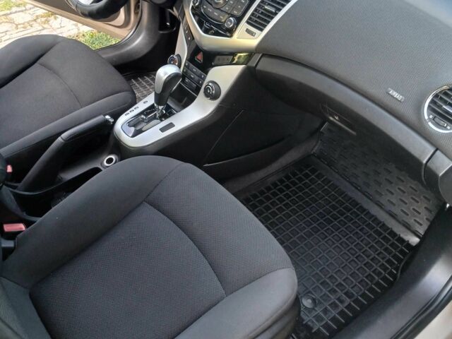 Бежевый Шевроле Круз, объемом двигателя 1.8 л и пробегом 176 тыс. км за 6700 $, фото 6 на Automoto.ua