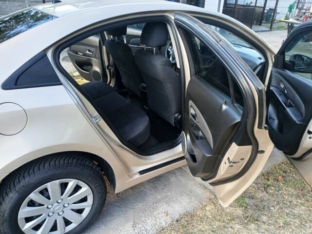 Бежевый Шевроле Круз, объемом двигателя 1.8 л и пробегом 176 тыс. км за 6700 $, фото 7 на Automoto.ua