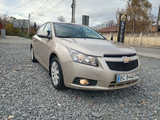 Бежевый Шевроле Круз, объемом двигателя 1.8 л и пробегом 133 тыс. км за 6800 $, фото 1 на Automoto.ua