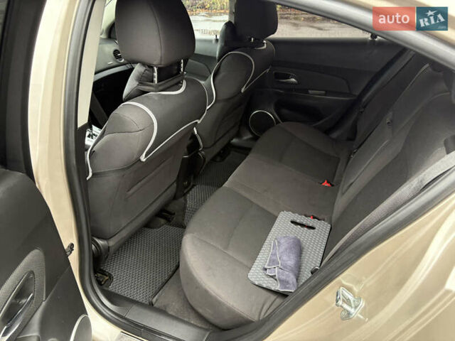 Бежевый Шевроле Круз, объемом двигателя 1.8 л и пробегом 213 тыс. км за 6499 $, фото 6 на Automoto.ua
