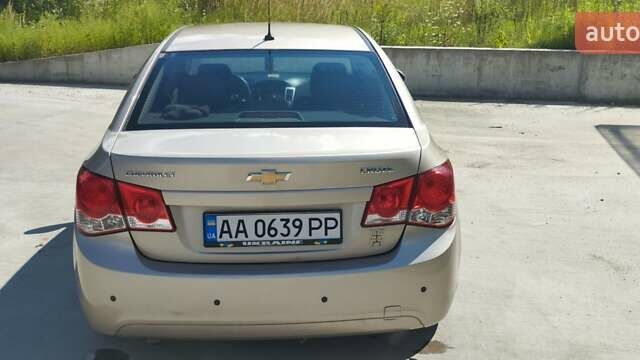 Бежевый Шевроле Круз, объемом двигателя 1.8 л и пробегом 114 тыс. км за 7200 $, фото 2 на Automoto.ua