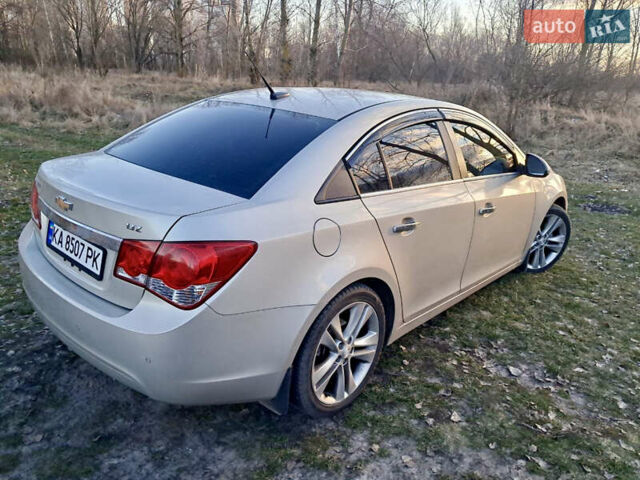 Бежевый Шевроле Круз, объемом двигателя 1.36 л и пробегом 206 тыс. км за 8500 $, фото 4 на Automoto.ua