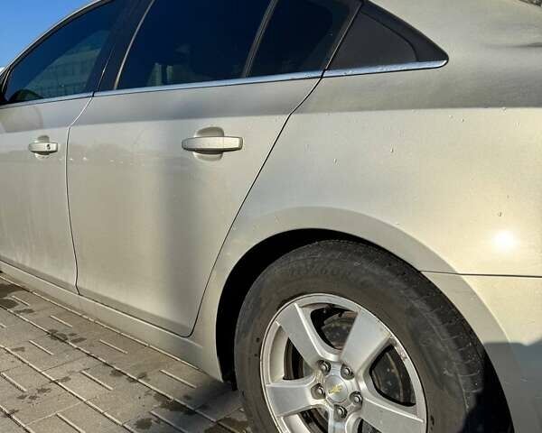 Шевроле Круз 2013 в Днепре (Днепропетровске) на Automoto.ua Бежевый Шевроле Круз, объемом двигателя 1.36 л и пробегом 184 тыс. км за 7000 $, фото 7 на Automoto.ua
