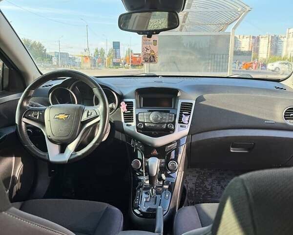 Шевроле Круз 2013 в Днепре (Днепропетровске) на Automoto.ua Бежевый Шевроле Круз, объемом двигателя 1.36 л и пробегом 184 тыс. км за 7000 $, фото 2 на Automoto.ua