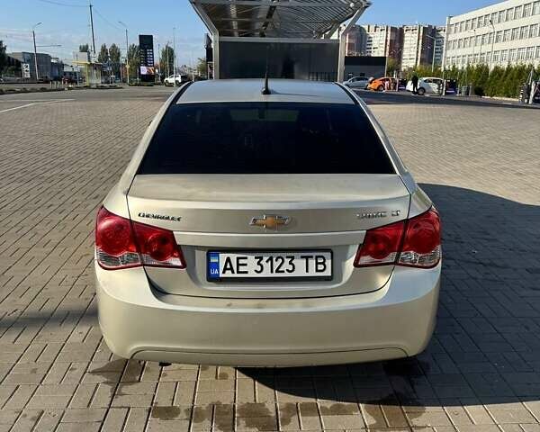Шевроле Круз 2013 в Днепре (Днепропетровске) на Automoto.ua Бежевый Шевроле Круз, объемом двигателя 1.36 л и пробегом 184 тыс. км за 7000 $, фото 1 на Automoto.ua