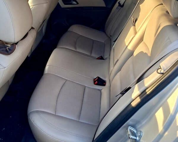 Бежевый Шевроле Круз, объемом двигателя 1.36 л и пробегом 206 тыс. км за 8500 $, фото 16 на Automoto.ua