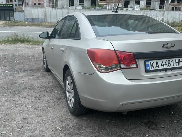Шевроле Круз 2014 в Вышгороде на Automoto.ua Бежевый Шевроле Круз, объемом двигателя 1.8 л и пробегом 126 тыс. км за 6300 $, фото 3 на Automoto.ua