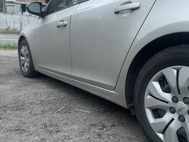 Шевроле Круз 2014 в Вышгороде на Automoto.ua Бежевый Шевроле Круз, объемом двигателя 1.8 л и пробегом 126 тыс. км за 6300 $, фото 4 на Automoto.ua