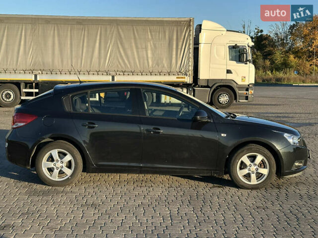 Черный Шевроле Круз, объемом двигателя 1.6 л и пробегом 208 тыс. км за 7600 $, фото 6 на Automoto.ua