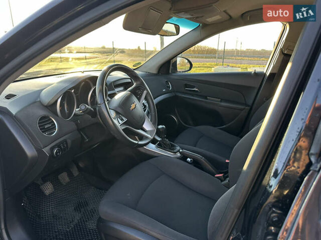 Черный Шевроле Круз, объемом двигателя 1.6 л и пробегом 208 тыс. км за 7600 $, фото 8 на Automoto.ua