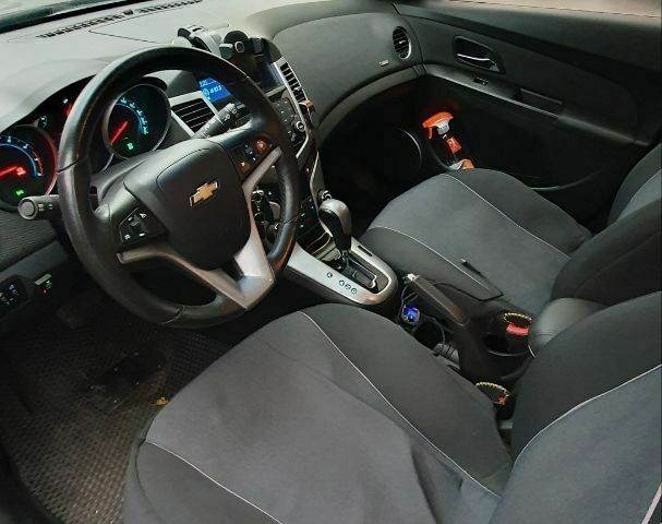 Черный Шевроле Круз, объемом двигателя 1.8 л и пробегом 83 тыс. км за 4500 $, фото 2 на Automoto.ua