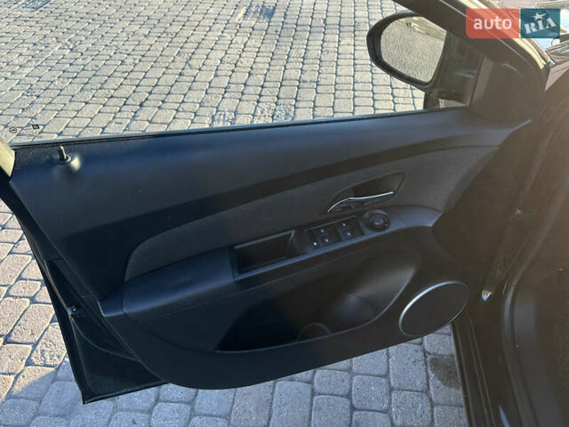 Черный Шевроле Круз, объемом двигателя 1.6 л и пробегом 208 тыс. км за 7600 $, фото 9 на Automoto.ua