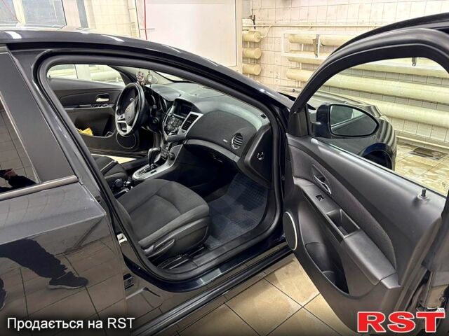 Черный Шевроле Круз, объемом двигателя 1.8 л и пробегом 173 тыс. км за 6700 $, фото 6 на Automoto.ua