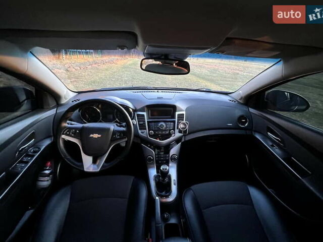 Черный Шевроле Круз, объемом двигателя 1.8 л и пробегом 195 тыс. км за 8200 $, фото 7 на Automoto.ua