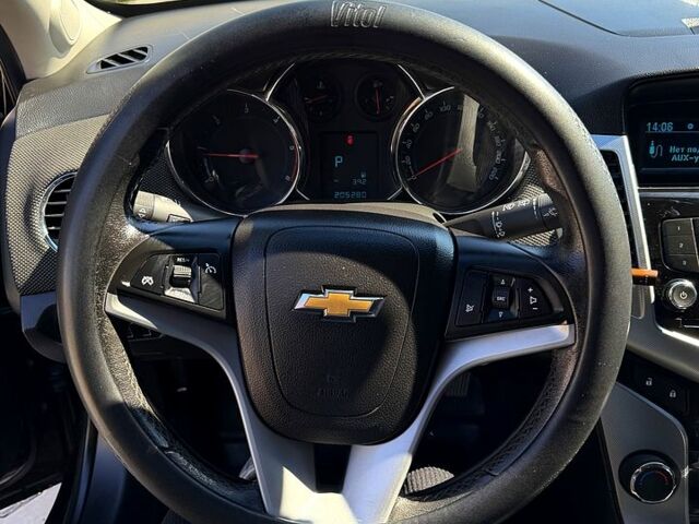 Черный Шевроле Круз, объемом двигателя 2 л и пробегом 205 тыс. км за 6300 $, фото 11 на Automoto.ua