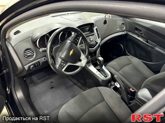 Черный Шевроле Круз, объемом двигателя 1.8 л и пробегом 173 тыс. км за 6700 $, фото 4 на Automoto.ua