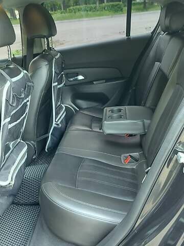 Черный Шевроле Круз, объемом двигателя 2 л и пробегом 148 тыс. км за 8500 $, фото 6 на Automoto.ua