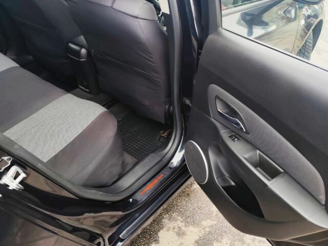 Черный Шевроле Круз, объемом двигателя 1.6 л и пробегом 268 тыс. км за 5450 $, фото 11 на Automoto.ua