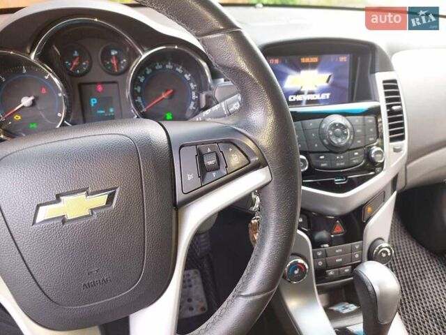 Черный Шевроле Круз, объемом двигателя 2 л и пробегом 149 тыс. км за 8700 $, фото 2 на Automoto.ua