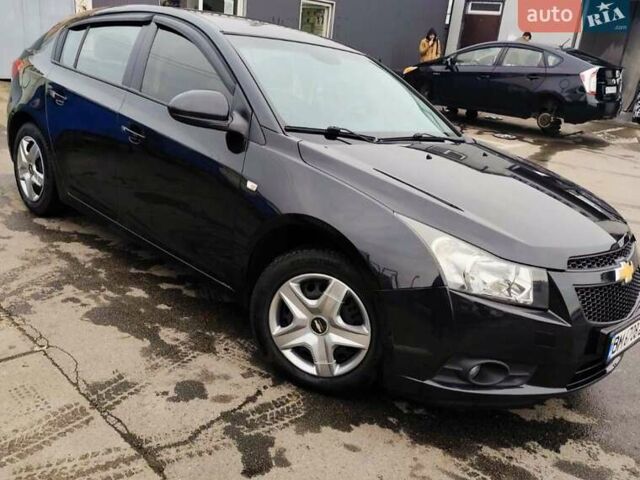 Черный Шевроле Круз, объемом двигателя 1.6 л и пробегом 268 тыс. км за 5450 $, фото 5 на Automoto.ua