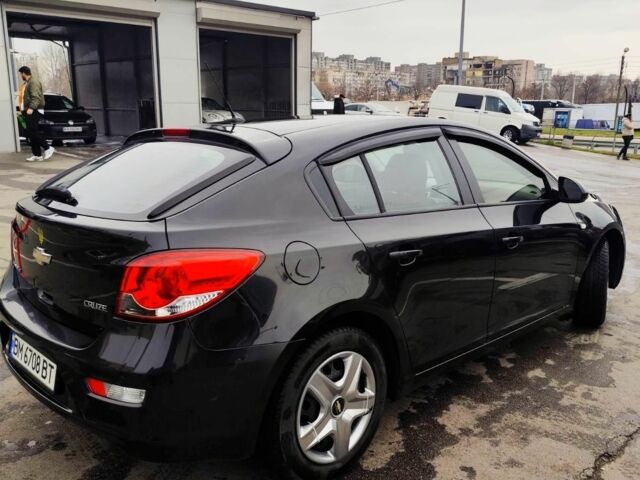 Черный Шевроле Круз, объемом двигателя 1.6 л и пробегом 268 тыс. км за 5450 $, фото 4 на Automoto.ua