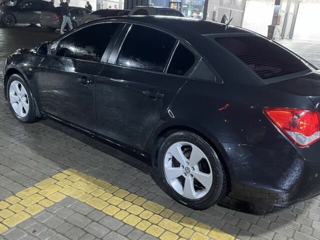 Черный Шевроле Круз, объемом двигателя 1.6 л и пробегом 168 тыс. км за 6800 $, фото 6 на Automoto.ua