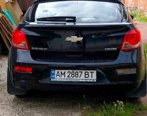 Черный Шевроле Круз, объемом двигателя 1.6 л и пробегом 86 тыс. км за 8500 $, фото 5 на Automoto.ua