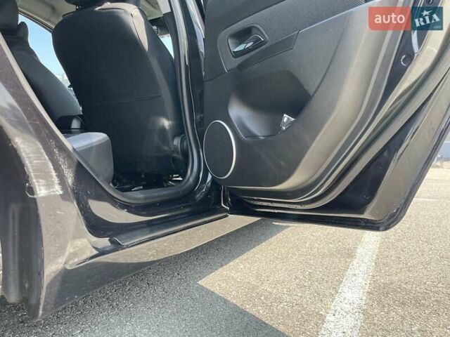 Черный Шевроле Круз, объемом двигателя 1.6 л и пробегом 135 тыс. км за 8300 $, фото 9 на Automoto.ua