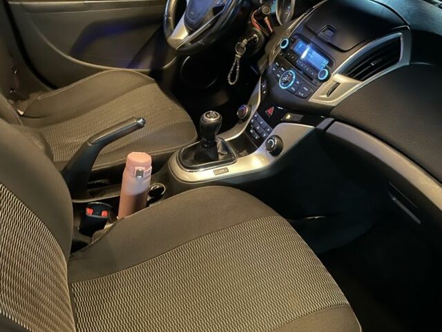 Черный Шевроле Круз, объемом двигателя 1.6 л и пробегом 168 тыс. км за 6800 $, фото 5 на Automoto.ua