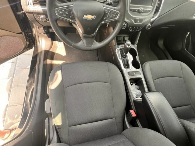 Черный Шевроле Круз, объемом двигателя 1.4 л и пробегом 136 тыс. км за 10000 $, фото 3 на Automoto.ua