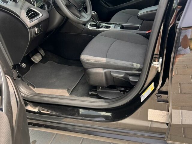 Черный Шевроле Круз, объемом двигателя 1.4 л и пробегом 136 тыс. км за 10000 $, фото 5 на Automoto.ua