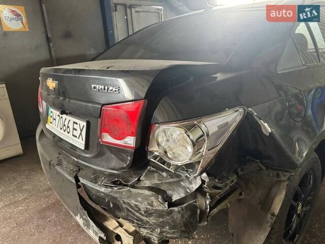 Черный Шевроле Круз, объемом двигателя 1.6 л и пробегом 360 тыс. км за 4200 $, фото 4 на Automoto.ua