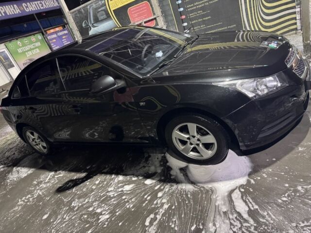 Черный Шевроле Круз, объемом двигателя 1.6 л и пробегом 135 тыс. км за 4500 $, фото 4 на Automoto.ua