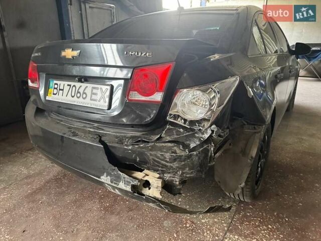 Черный Шевроле Круз, объемом двигателя 1.6 л и пробегом 360 тыс. км за 4200 $, фото 2 на Automoto.ua