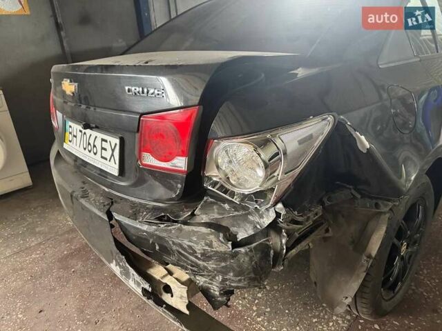 Черный Шевроле Круз, объемом двигателя 1.6 л и пробегом 360 тыс. км за 4200 $, фото 1 на Automoto.ua
