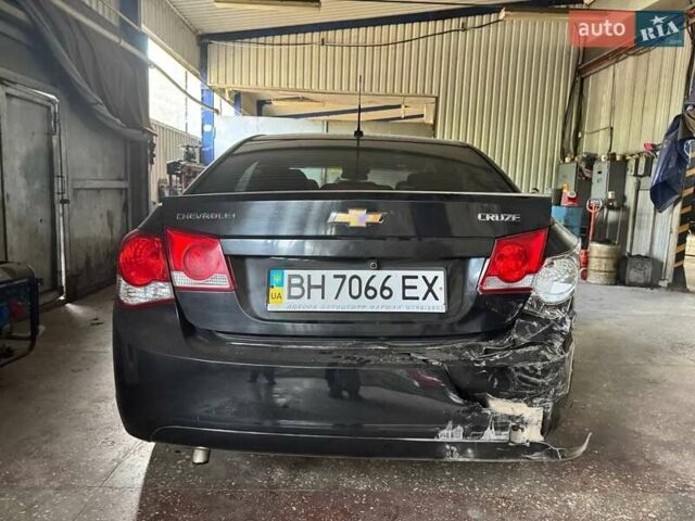 Черный Шевроле Круз, объемом двигателя 1.6 л и пробегом 360 тыс. км за 4200 $, фото 6 на Automoto.ua