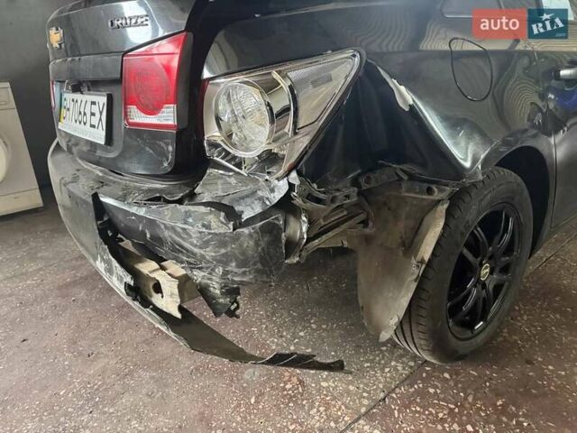 Черный Шевроле Круз, объемом двигателя 1.6 л и пробегом 360 тыс. км за 4200 $, фото 14 на Automoto.ua