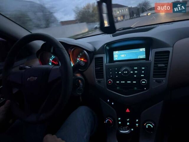 Черный Шевроле Круз, объемом двигателя 1.6 л и пробегом 135 тыс. км за 4900 $, фото 11 на Automoto.ua