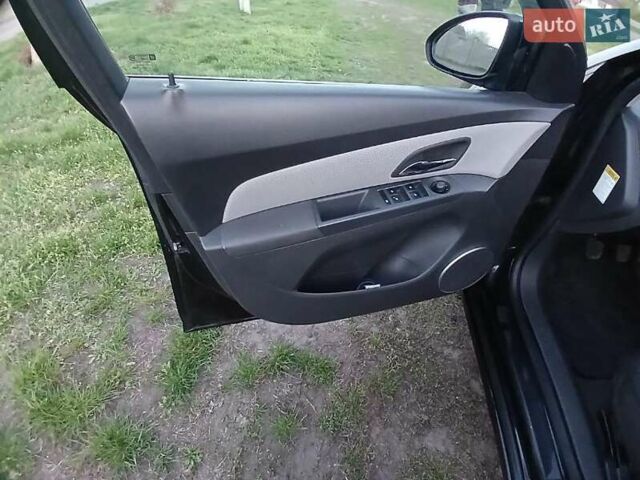 Черный Шевроле Круз, объемом двигателя 1.6 л и пробегом 207 тыс. км за 5800 $, фото 12 на Automoto.ua