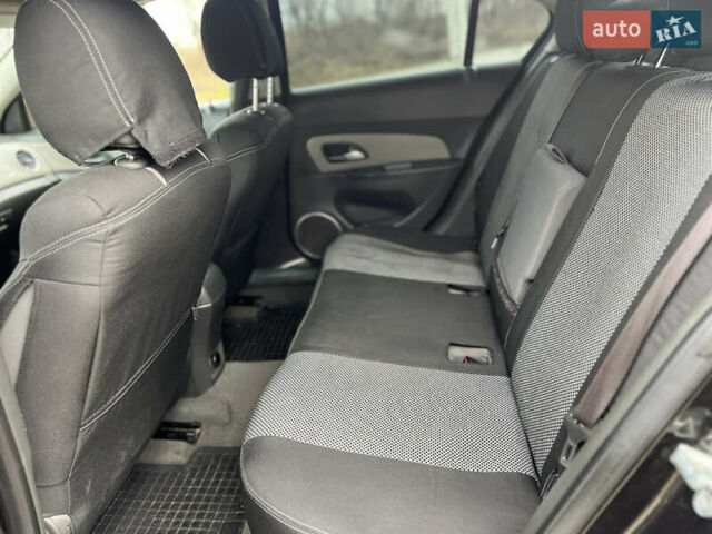 Черный Шевроле Круз, объемом двигателя 1.99 л и пробегом 264 тыс. км за 5300 $, фото 24 на Automoto.ua